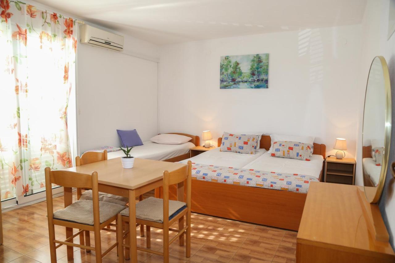 Apartments Butkovic Хвар Екстер'єр фото