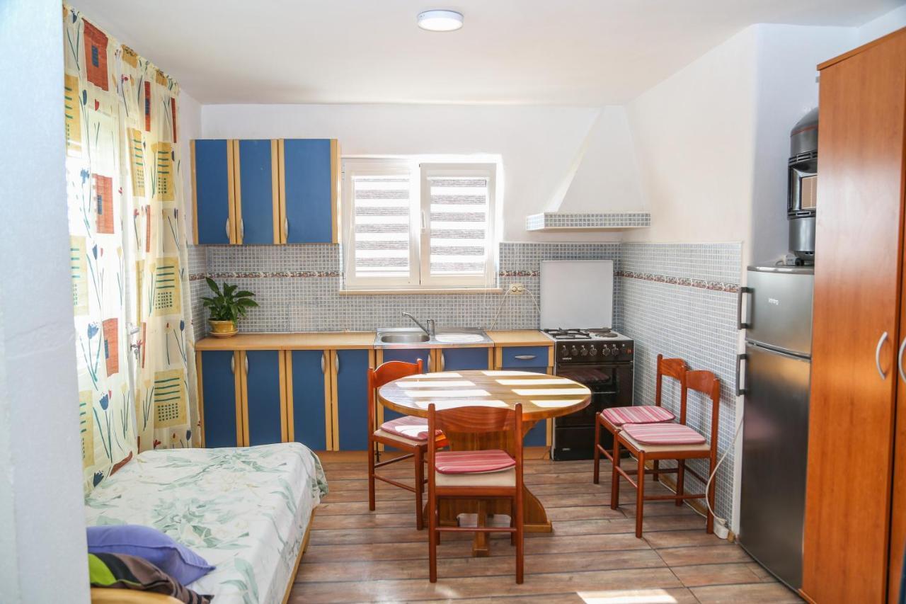 Apartments Butkovic Хвар Екстер'єр фото