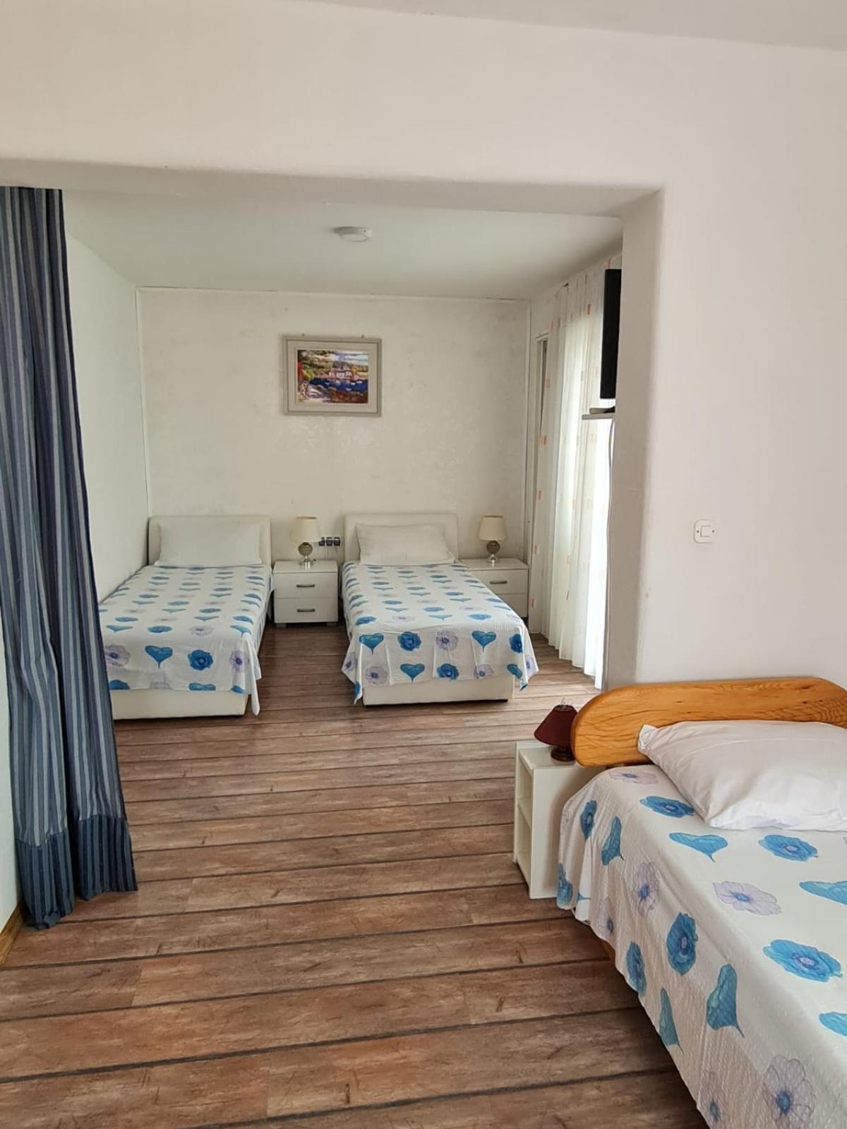 Apartments Butkovic Хвар Екстер'єр фото