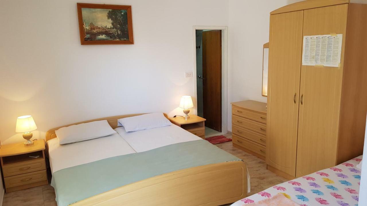 Apartments Butkovic Хвар Екстер'єр фото