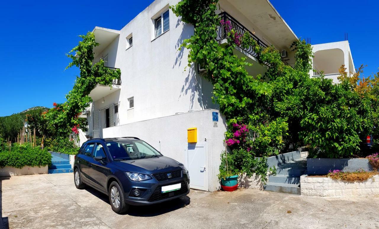 Apartments Butkovic Хвар Екстер'єр фото