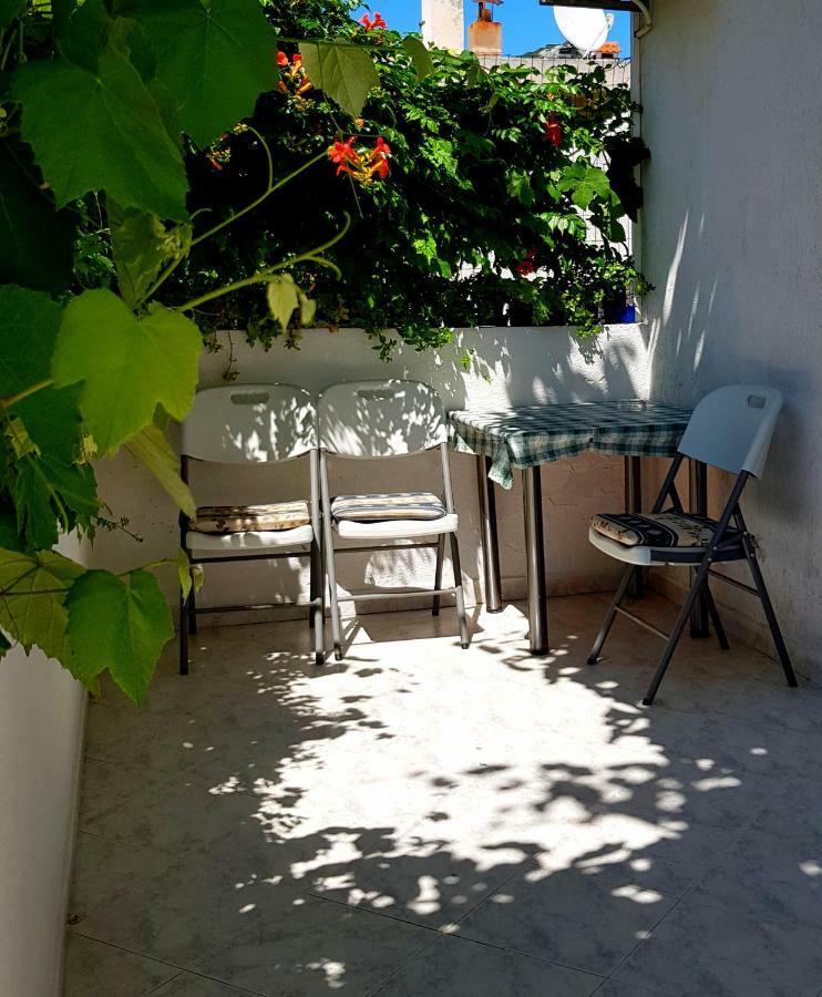 Apartments Butkovic Хвар Екстер'єр фото